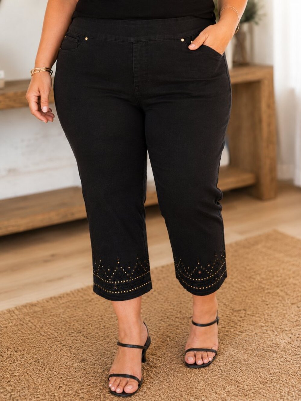 Ruby Rd Women's Black Pull-On Capri Pants Stretch 16P NWT